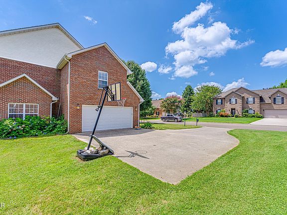 3rd image of 7648 Saddlebrooke Dr