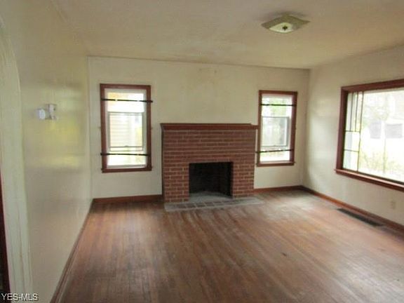 3rd image of 1468 Franklin Ave
