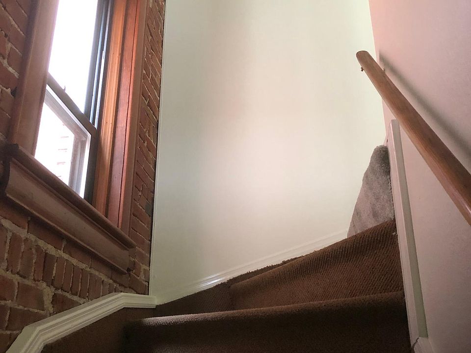 1st image of 2162A Allen Ave