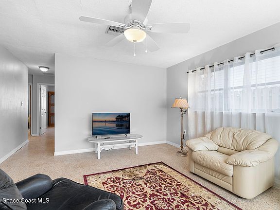 4th image of 332 Tyler Ave