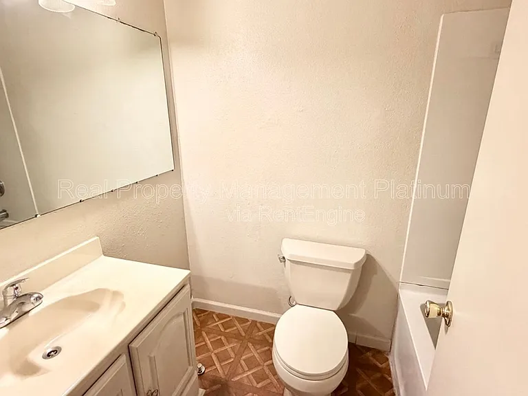 3305 E Palo Alto Ave — Photo 14