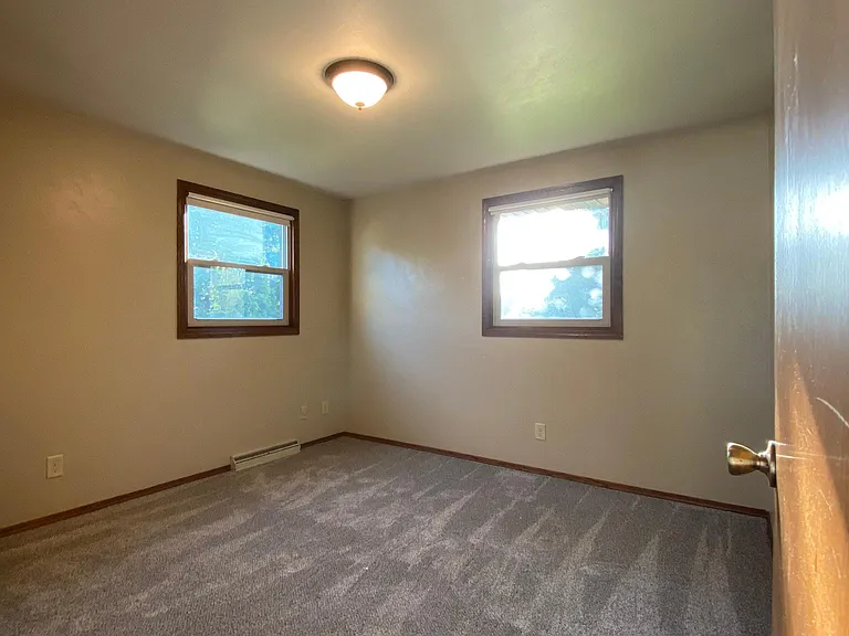 403 Moonglow Dr — Photo 9