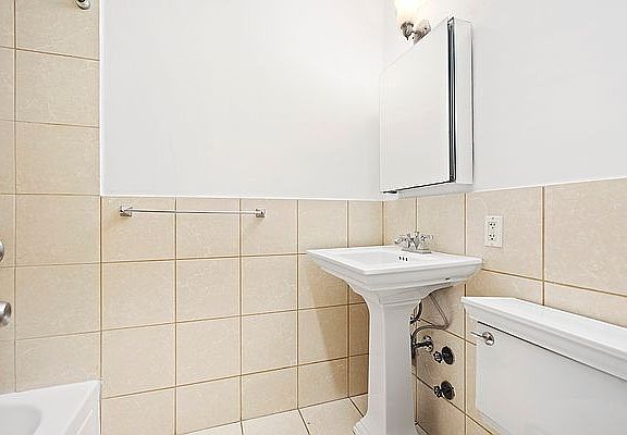 4th image of 1677 8th Ave APT 3R