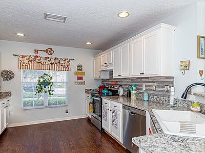 5th image of 10855 Lake Saint Charles Blvd