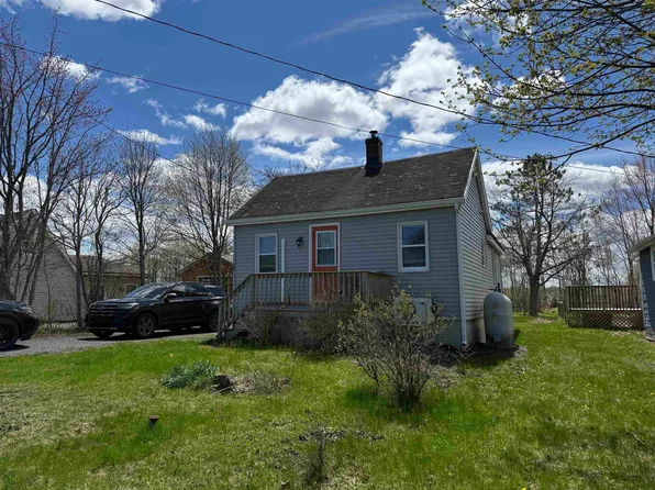 39 Coll Ave, Stellarton, NS B0K 1S0