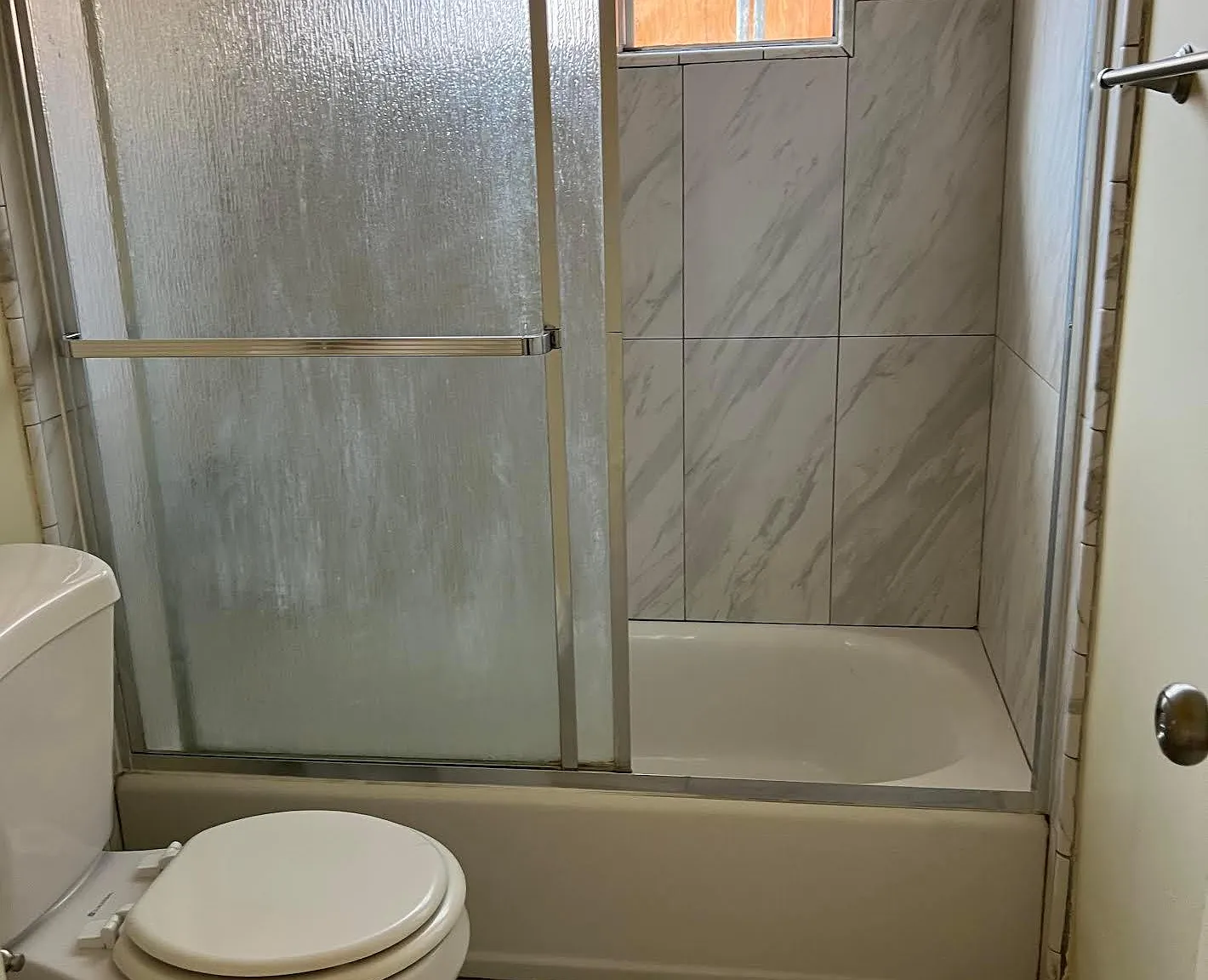 2308 Clark Ln — Photo 2