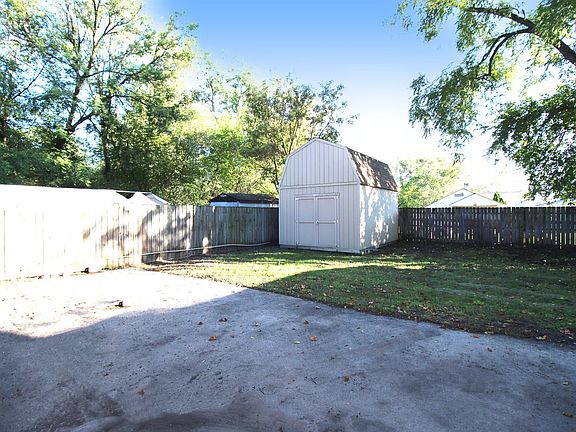 2nd image of 28 Meerse St SE