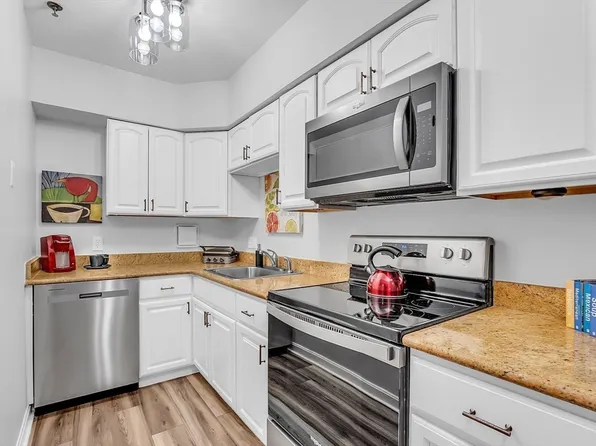 200 Market St #117, Lowell, MA 01852