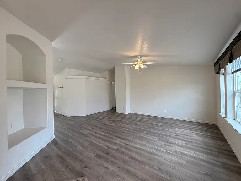 2828 Jerry St — Photo 13