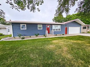 514 3rd St SW, Wagner, SD 57380