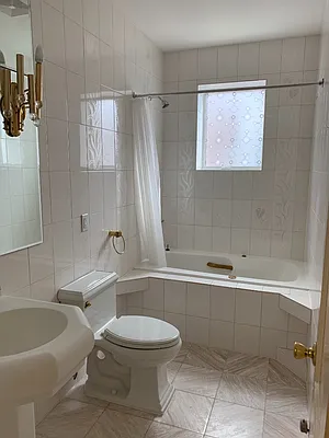 Rented by House Key Realty LLC | media 32