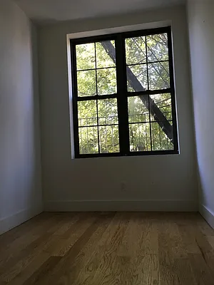 Rented by P Management | media 39