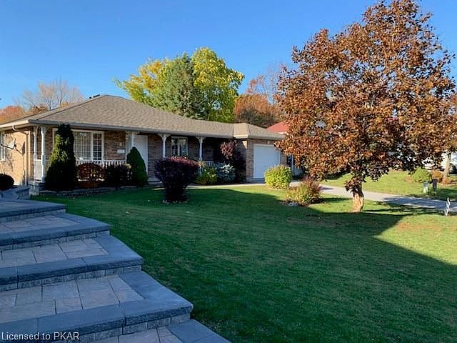 2nd image of 8 Mahood Ct