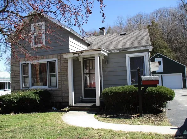 332 Jamestown St, Gowanda, NY 14070