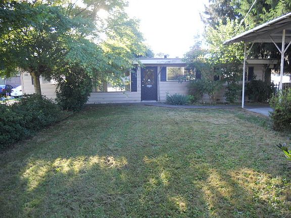 2nd image of 2911 C St SE