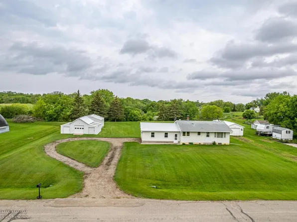 115 Main St, Caledonia, ND 58219