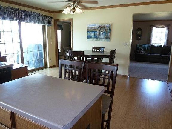 4th image of W383N7200 Cottonwood Ct