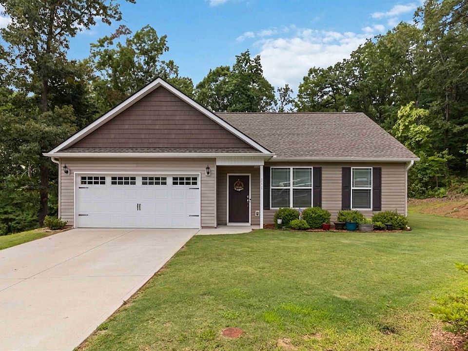 1st image of 136 N Forest Cir