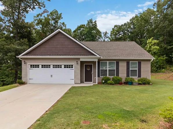 136 N Forest Cir, Marietta, SC 29661