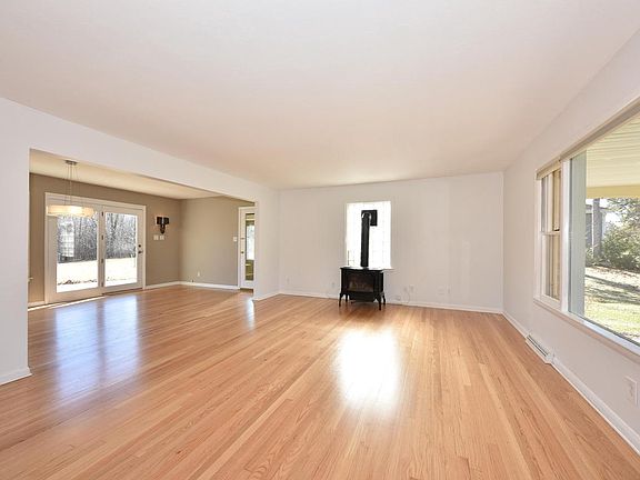 4th image of 11260 North River ROAD