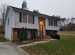 947 Swan Ln, Ruther Glen, VA 22546