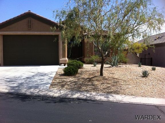 2nd image of 2820 Esmerelda Dr