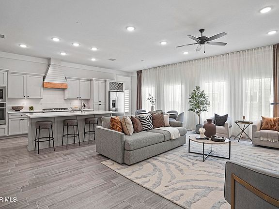 2nd image of 921 Pettus Pl