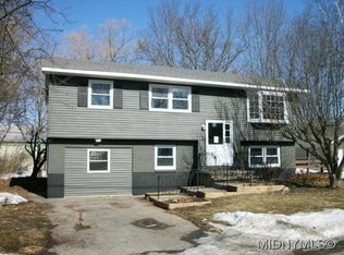 39 Newman St, Gloversville, NY 12078