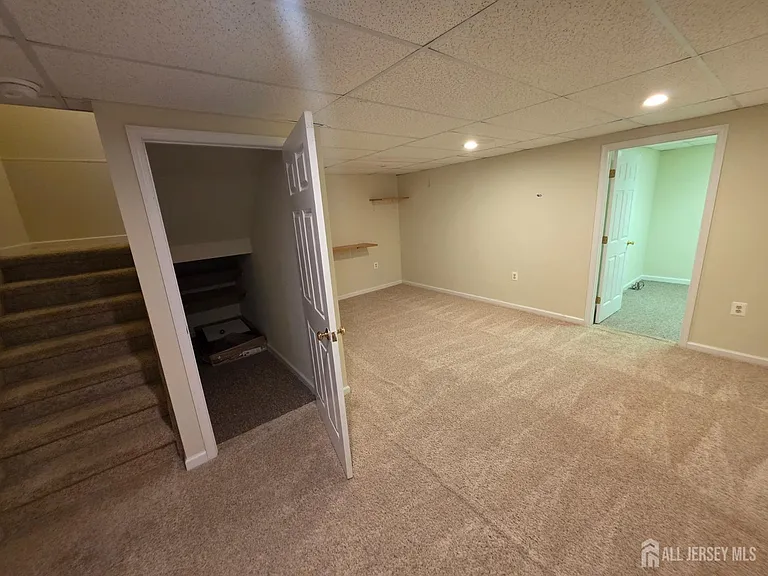 1301 Dahlia Cir — Photo 26