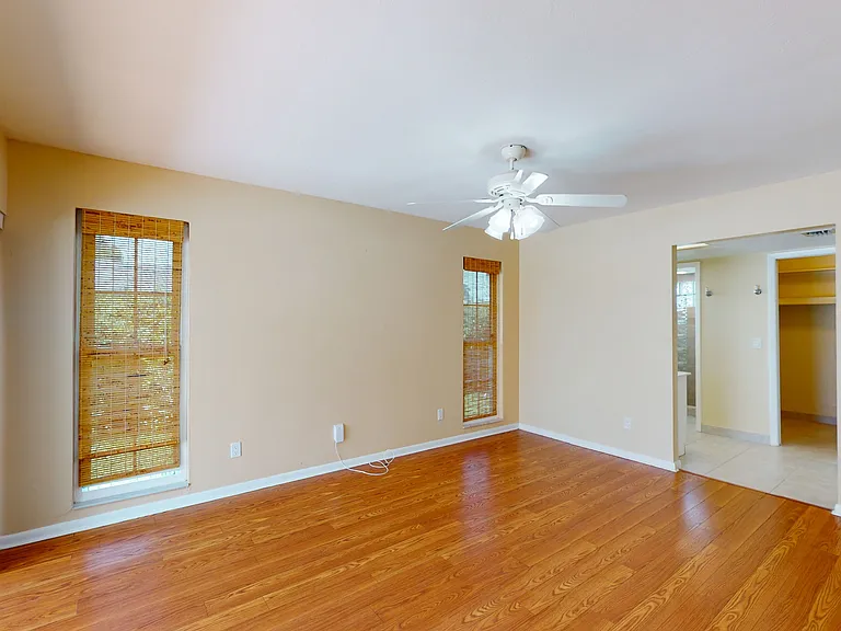 145 SW 54th St — Photo 26