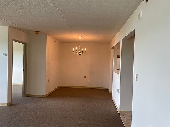 5th image of 100 Cove Way Unit 402