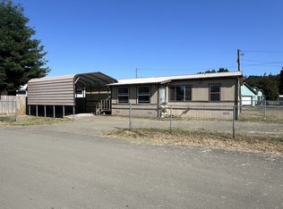 405 Stanley Ln, Lakeside, OR 97449