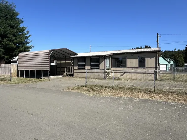 405 Stanley Ln, Lakeside, OR 97449