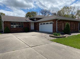 1154 Thicket Ln, Munster, IN 46321