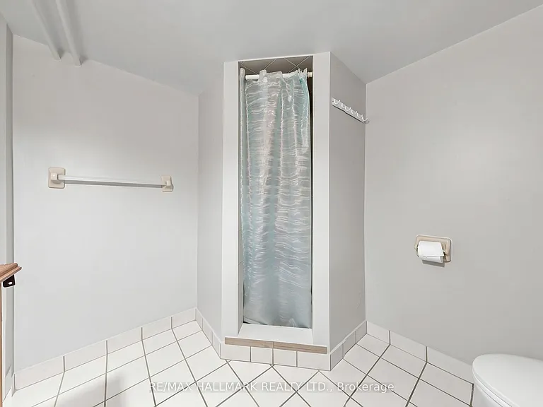 856B Millwood Rd — Photo 23