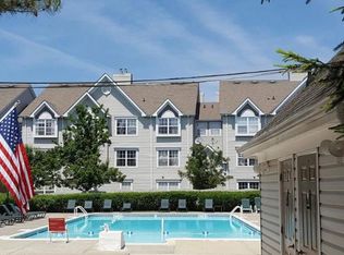 136 Prestwick Way, Edison, NJ 08820