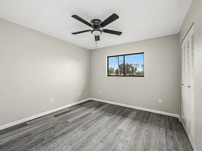 1430 Valerius St SE — Photo 20