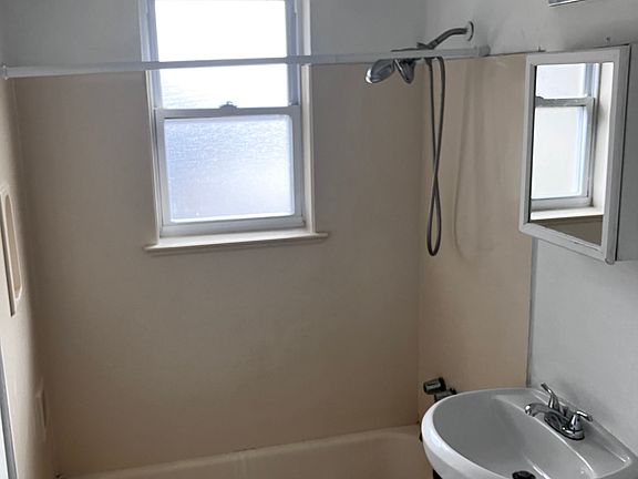 5th image of 720 Lake Ave #722
