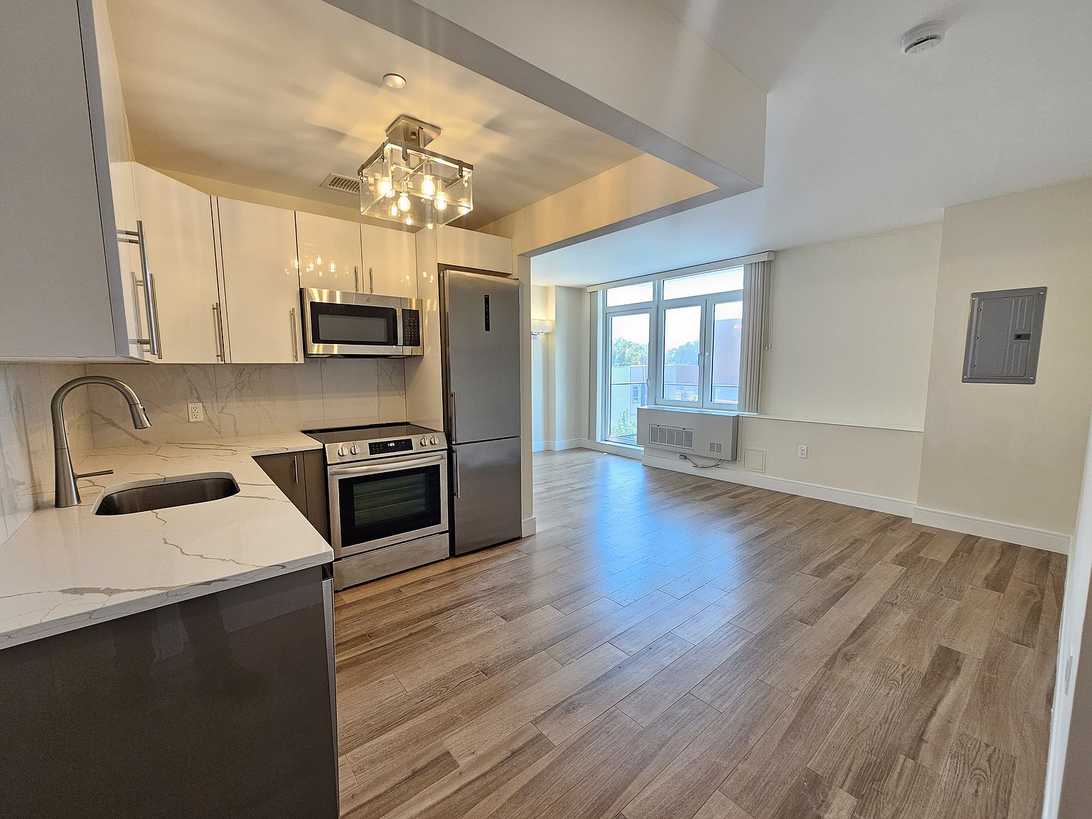 Minh Hương 103-14 Northern Blvd #4G, Corona, NY 11368 | Zillow