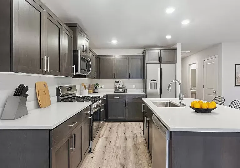 4021 Village Center Dr SE — Photo 4