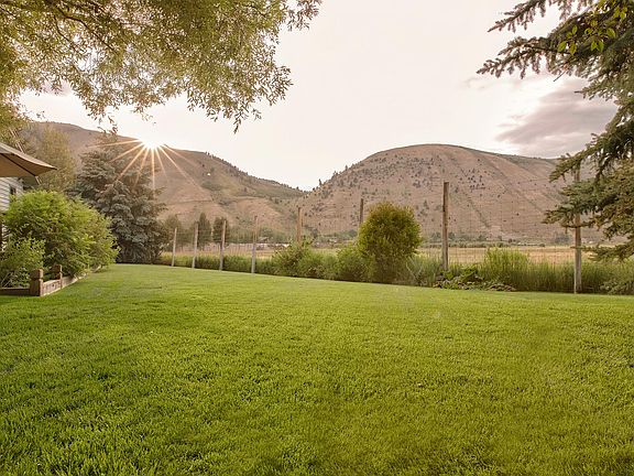 5th image of 325 Teton Ave