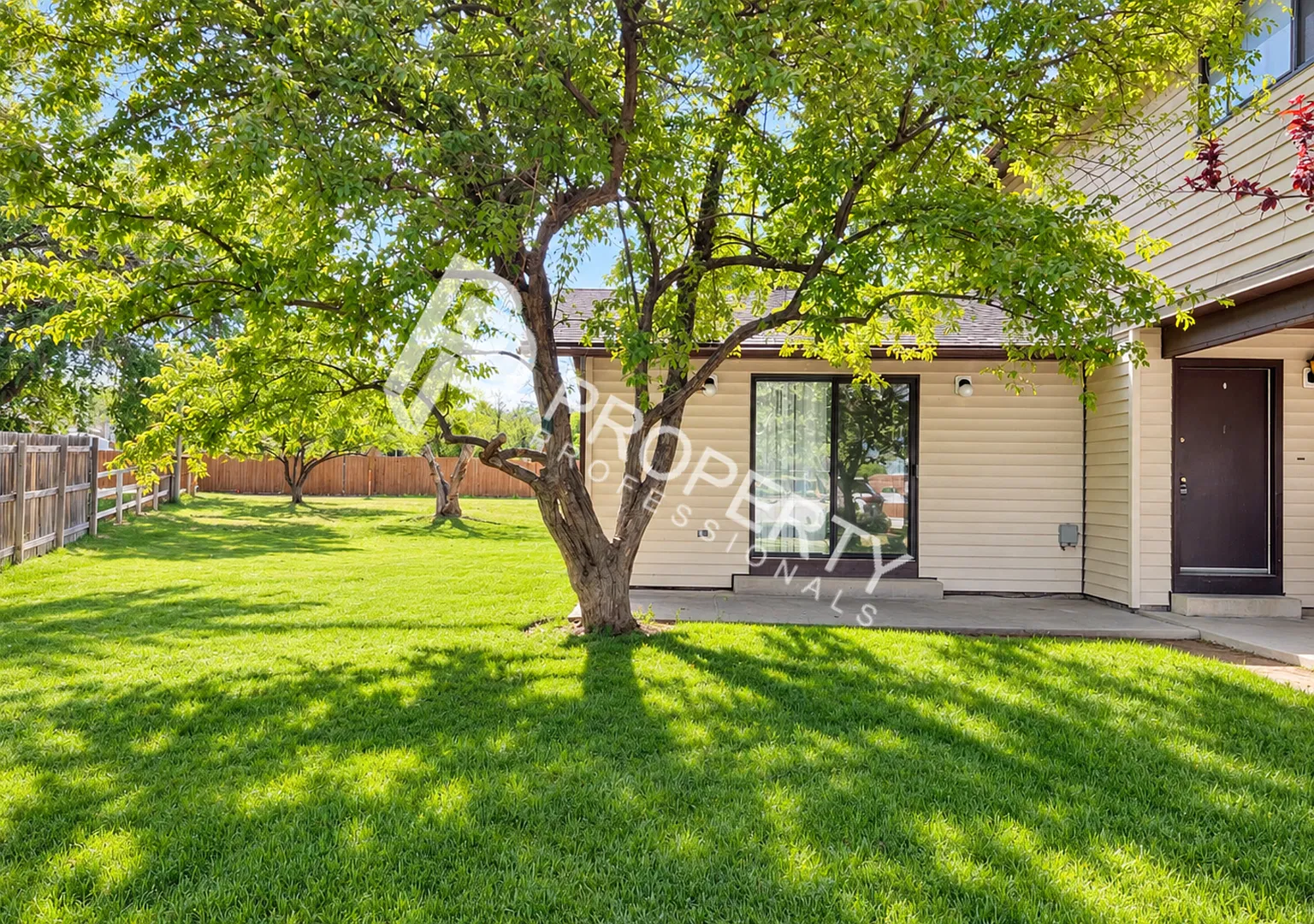 867 Birch Avenue — Photo 3