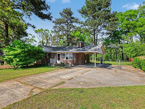 3rd image of 3670 Goodwin Rd