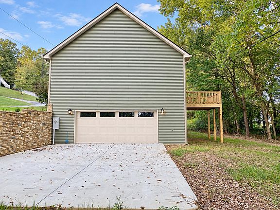 4th image of 54 Snyder Cir