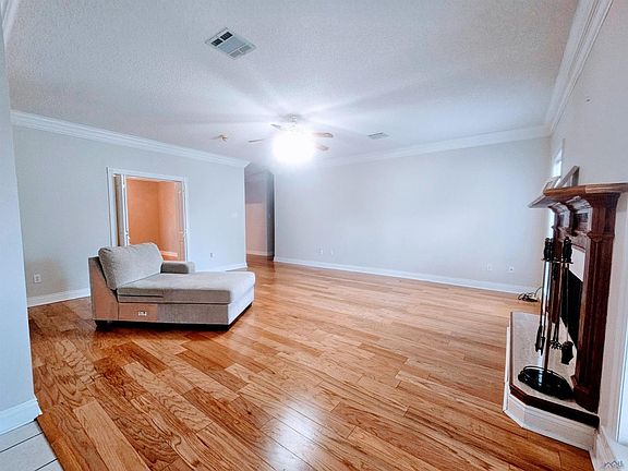 5th image of 218 Westport Dr