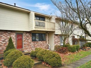 2323 Firethorn Rd, Bridgeville, PA 15017