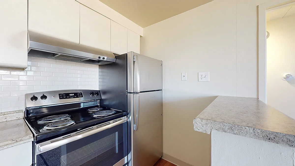 1 bed, 700 sqft, $995 — Photo 2