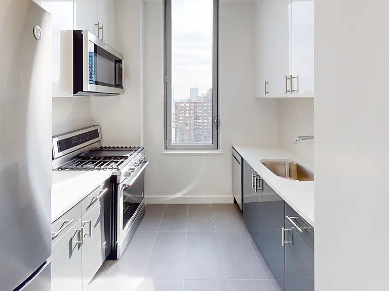 801 Amsterdam Ave #15H — Photo 1