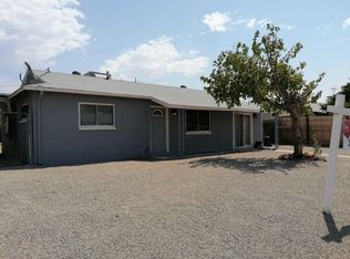 390 Peretz Cir, Morristown, AZ 85342