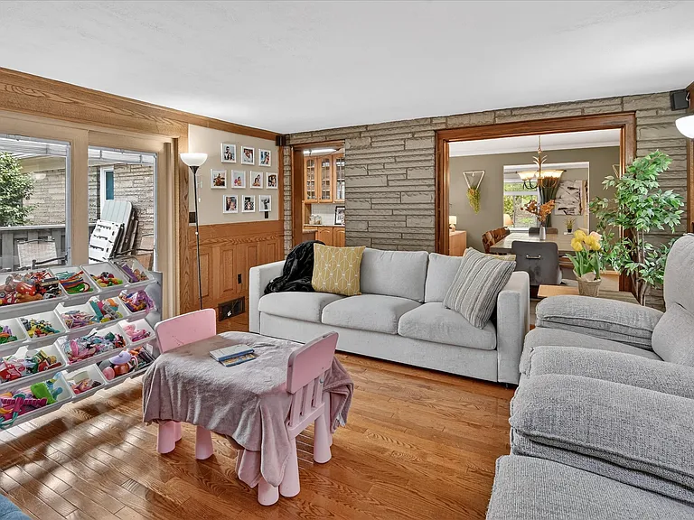 462 Greenhurst Dr — Photo 32